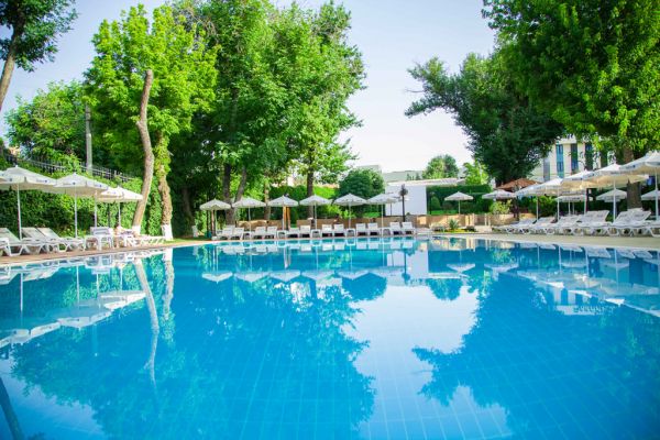 Aqua Bar при отеле Radisson Blu Tashkent