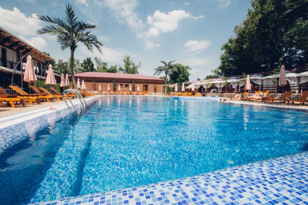 Три пальмы — Three Palms Beach Club